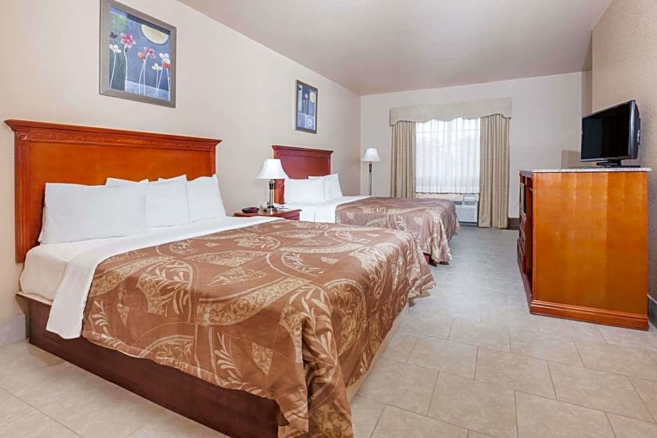 Days Inn & Suites by Wyndham McAlester