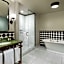 The Candler Hotel Atlanta, Curio Collection by Hilton