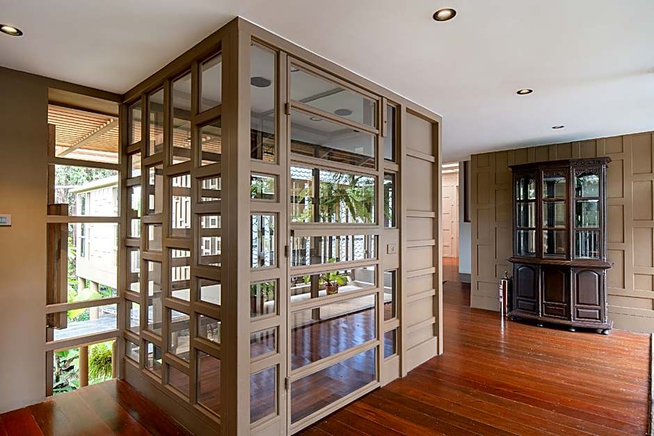 Syama Ayudhya, Residence & Café