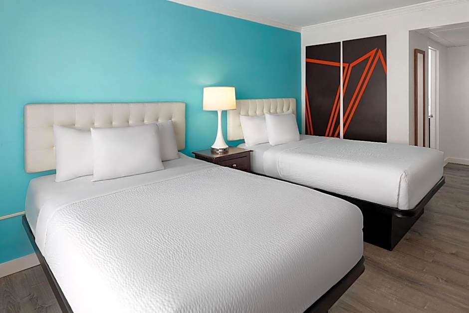 Howard Johnson Plaza Hotel by Wyndham Ocean City Oceanfront