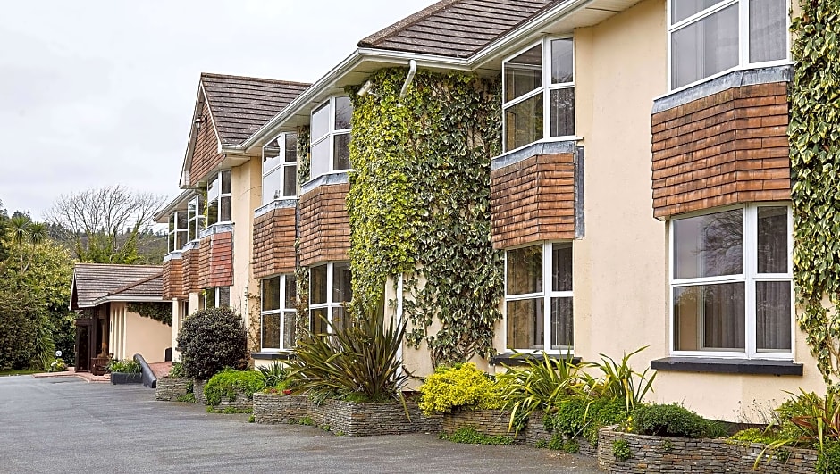 Cedar Lodge Hotel & Restaurant