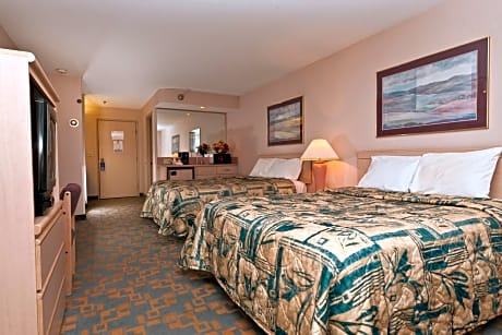 Double Queen Suite - 5 Adults