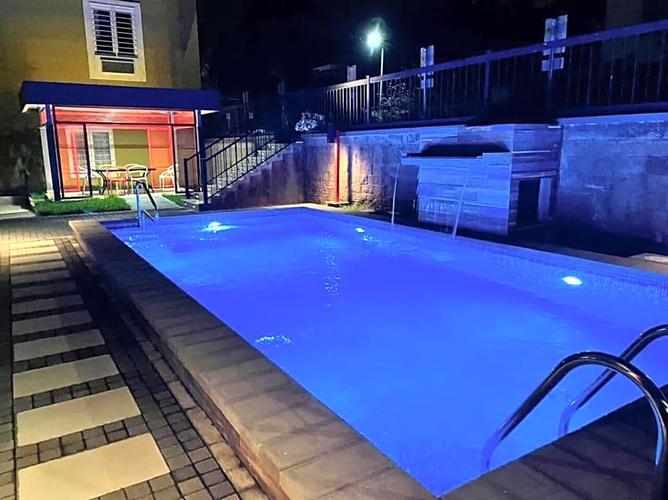 Beverly Hills: Hotel & Business