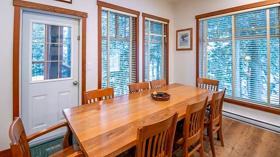 Snow Creek Lodge by Fernie Lodging Co