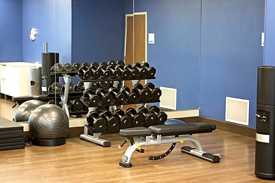 Holiday Inn Express & Suites Greenwood North By IHG