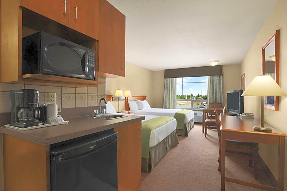 Super 8 by Wyndham Fort St. John BC