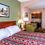 Round Hill Inn