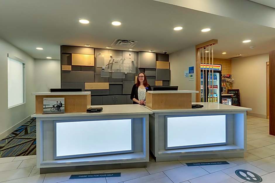 Holiday Inn Express & Suites Troy By IHG