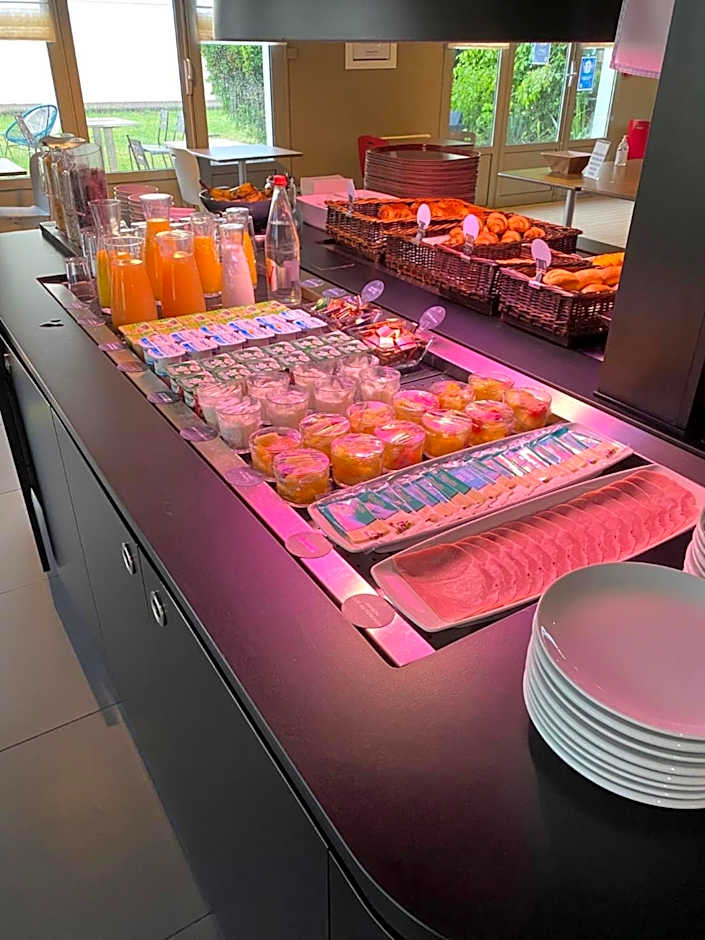 Campanile Orleans Nord Saran Hotel