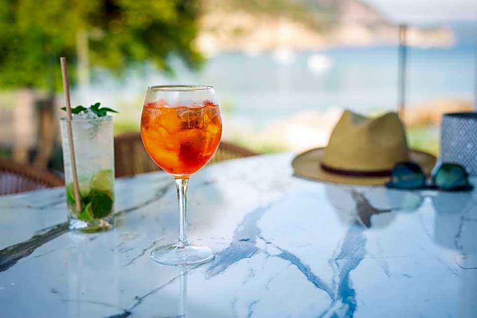 Alboro seaside suites