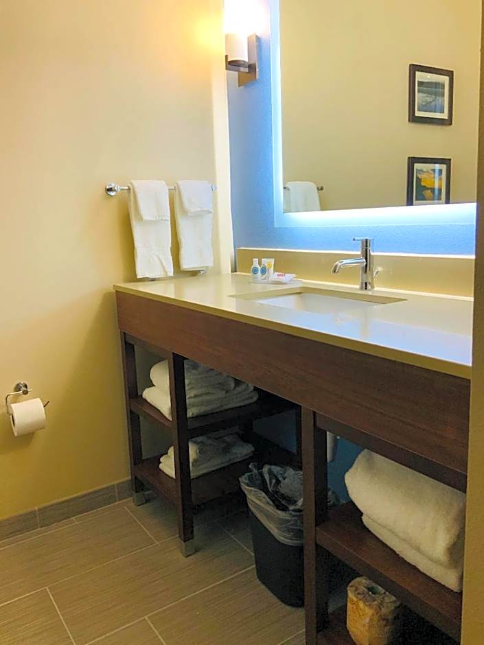 Comfort Suites