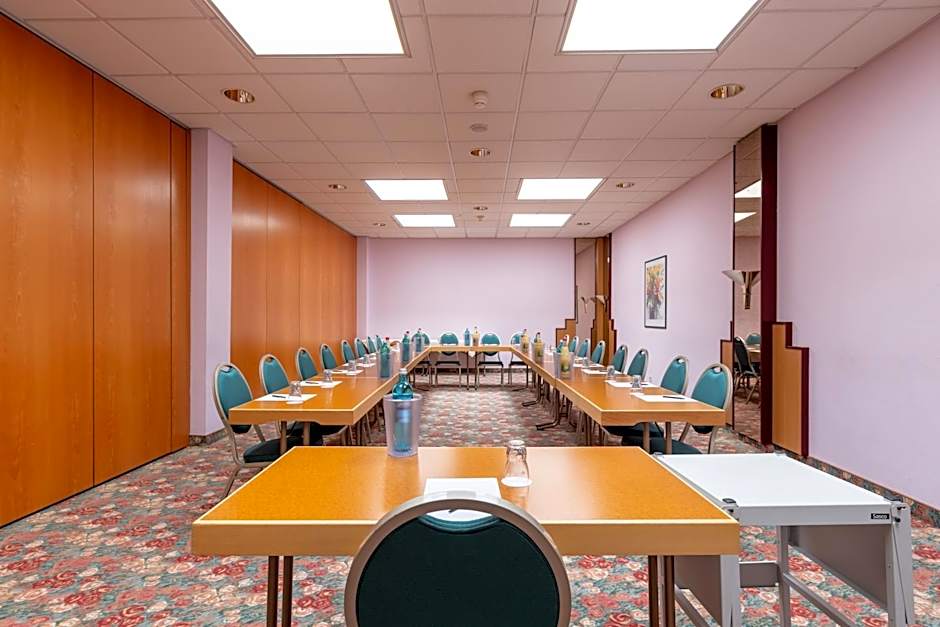 Fly Inn Hotel Frankfurt Airport Rüsselsheim ehemals Trip Inn Hotels