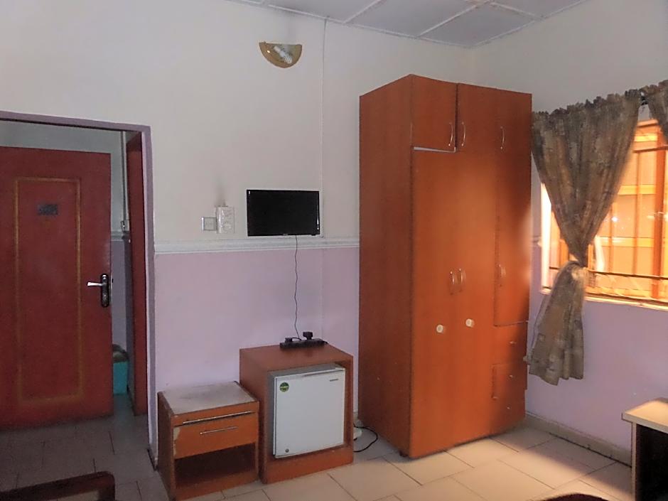 Aneio Hotel