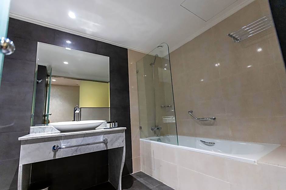 Nour Plazza Hotel