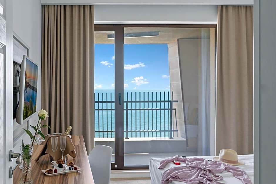 HVD Nympha Hotel - Adults only 18 plus - Private Beach & Free Parking