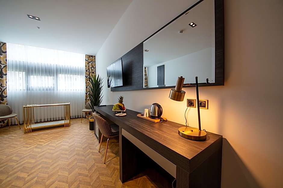V Center Hotel