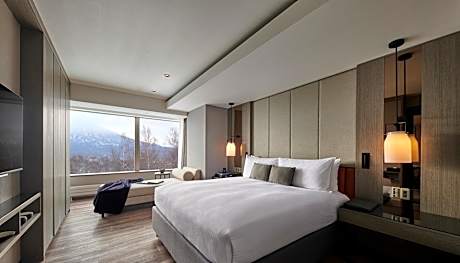 Two-Bedroom King Suite with Yotei View