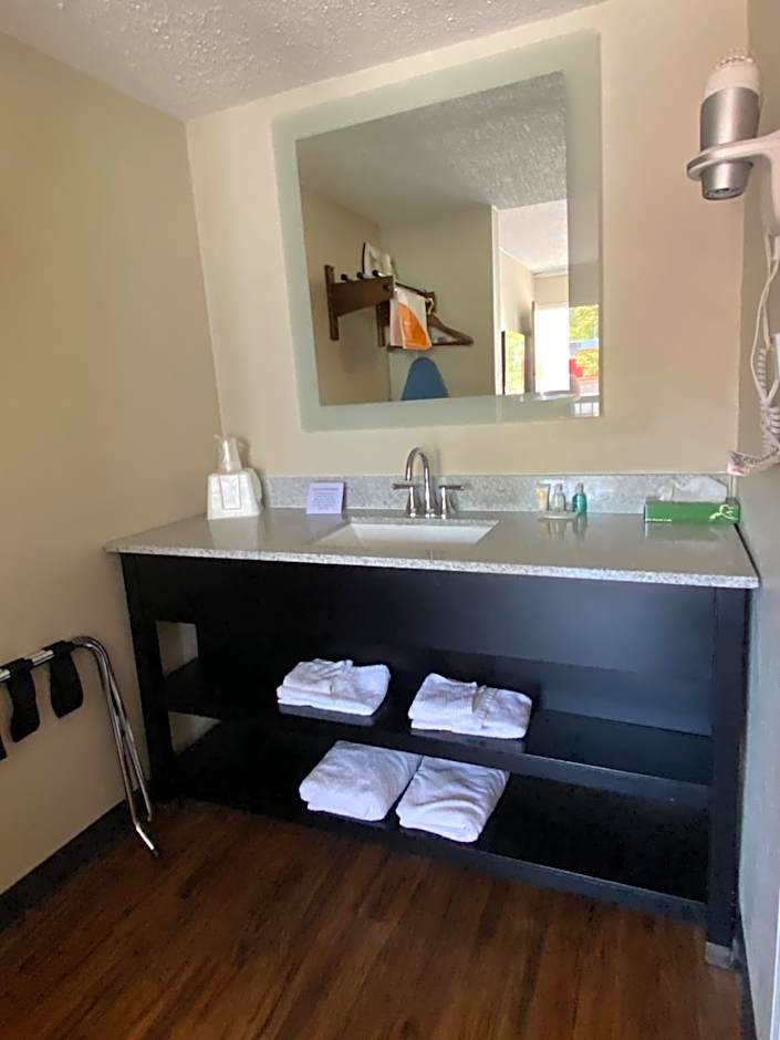 Clarion Pointe University/Expo