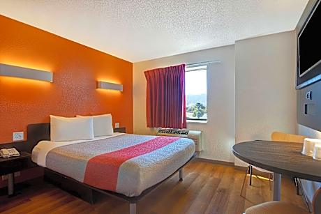 Queen Room - Disability Access - Roll in Shower