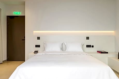 Superior Suite with Private Chill Out Pool and Sunset Sea View