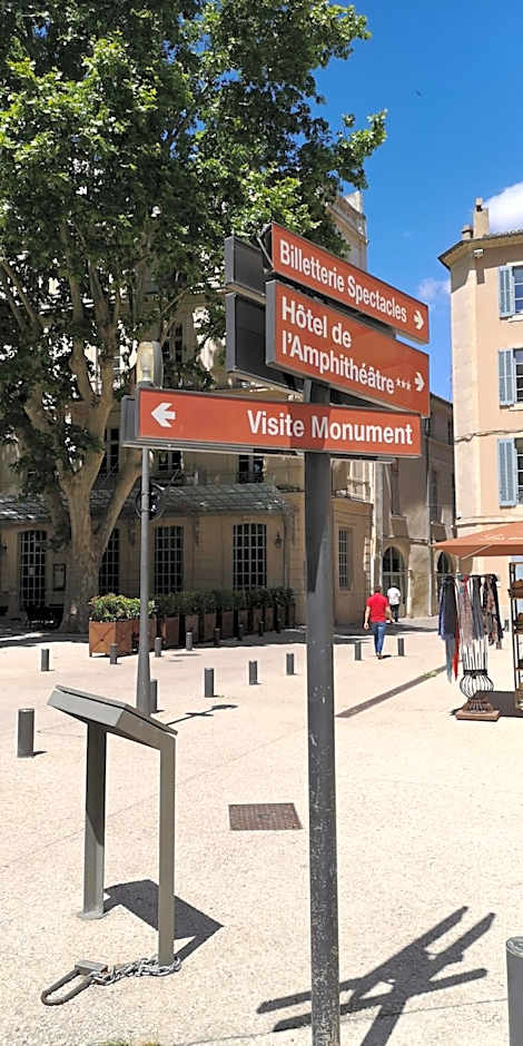 Hôtel De L'Amphithéâtre