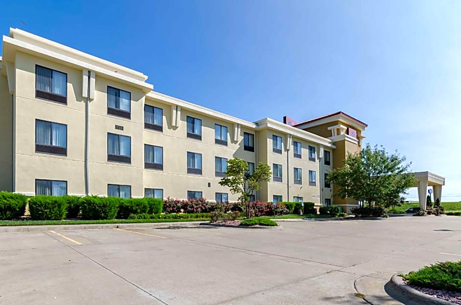  Comfort Suites Salina South