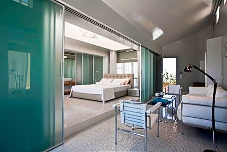 Master Suite with Volcano View