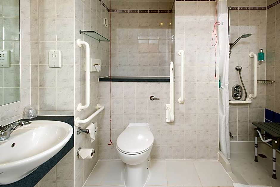 Photo 1 of 5 of 1 Double Bed, Accessible
