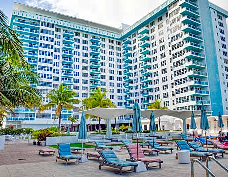 Seacoast Suites on Miami Beach