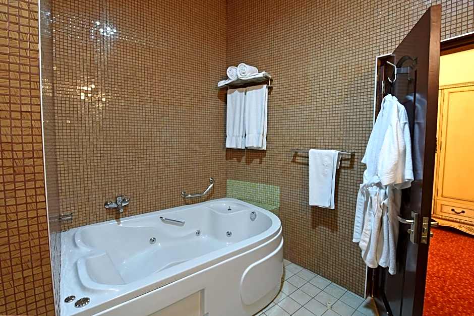 Imperial Royale Hotel