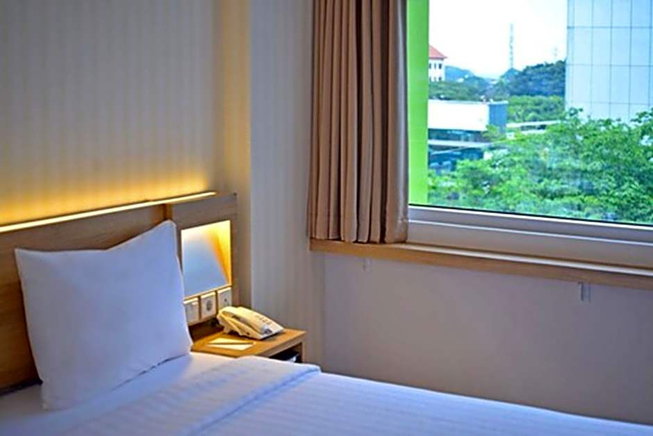 Whiz Prime Hotel Basuki Rahmat Malang