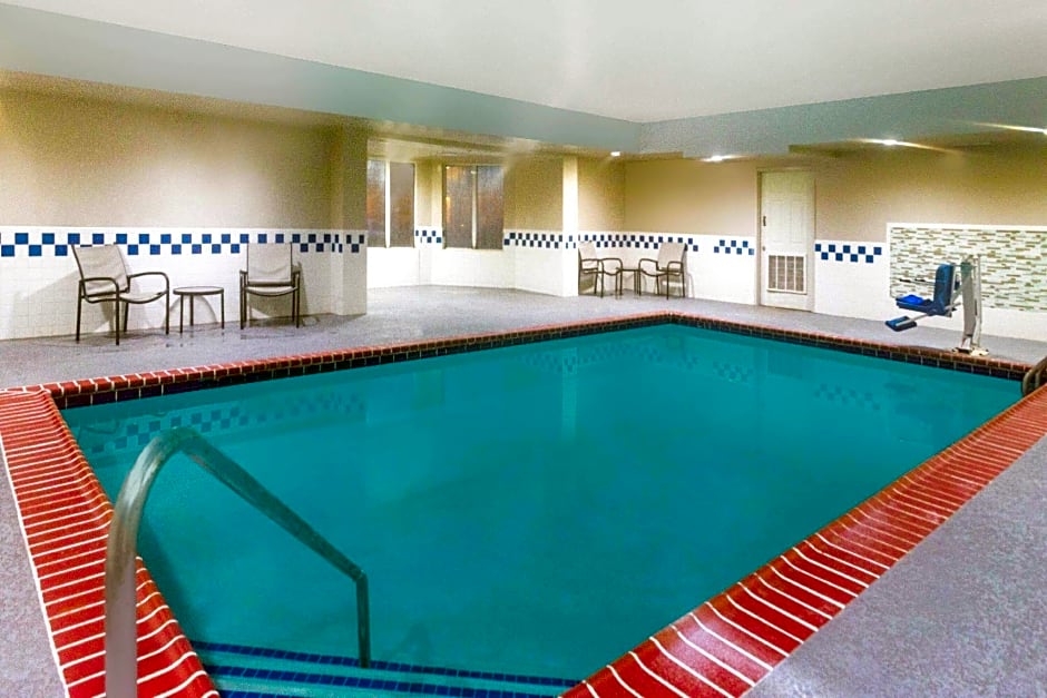 La Quinta Inn & Suites by Wyndham Hopkinsville