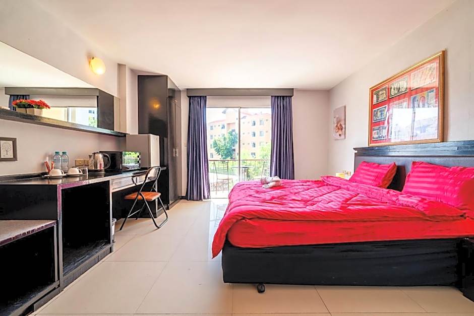 Abunawas Merry Inn at Walking Street