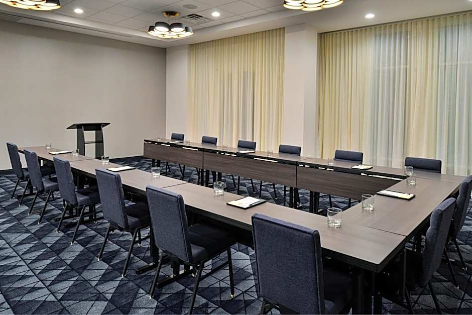 Courtyard by Marriott Raleigh Cary/Crossroads