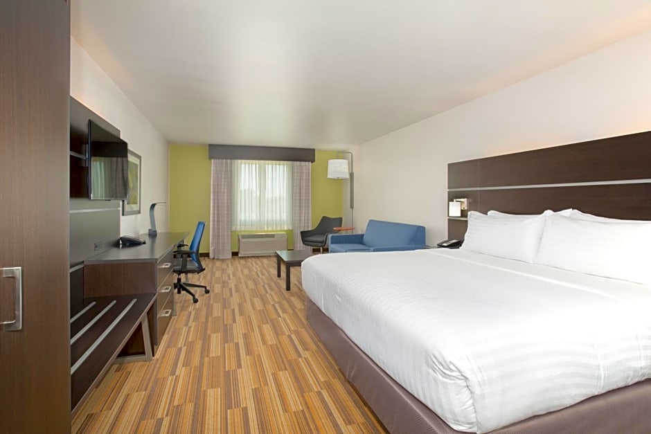 Holiday Inn Express & Suites Lincoln I - 80