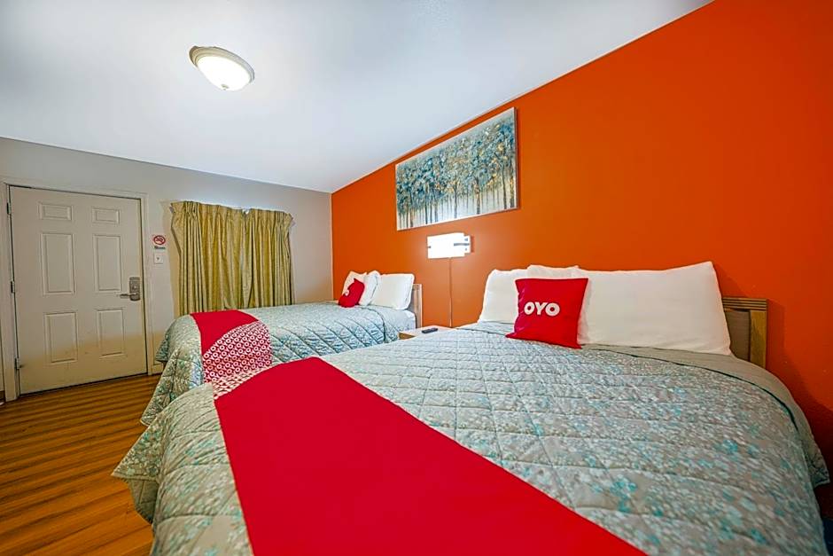 Royal Gateway Motel by OYO