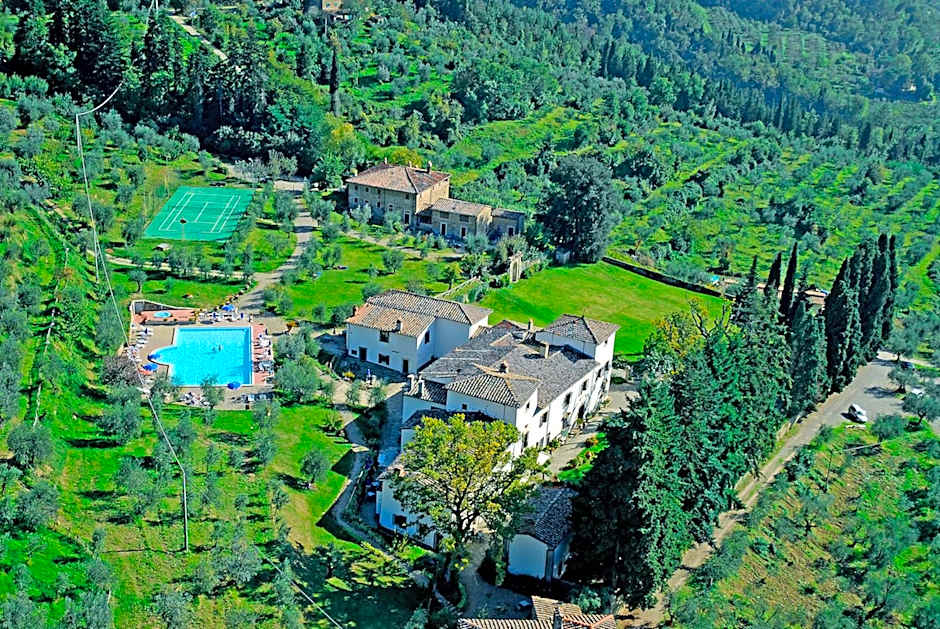 ISA-Farmhouse with swimming-pool in Chianti-area in the middle of Tuscan nature