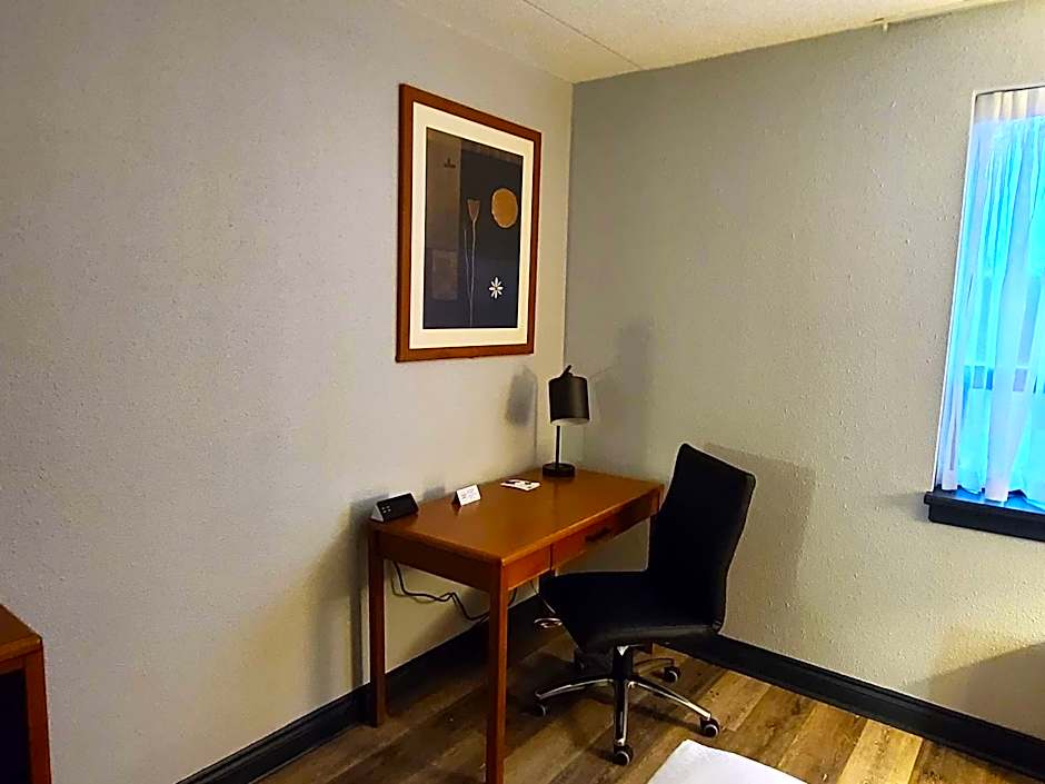 Travelodge by Wyndham Barrie