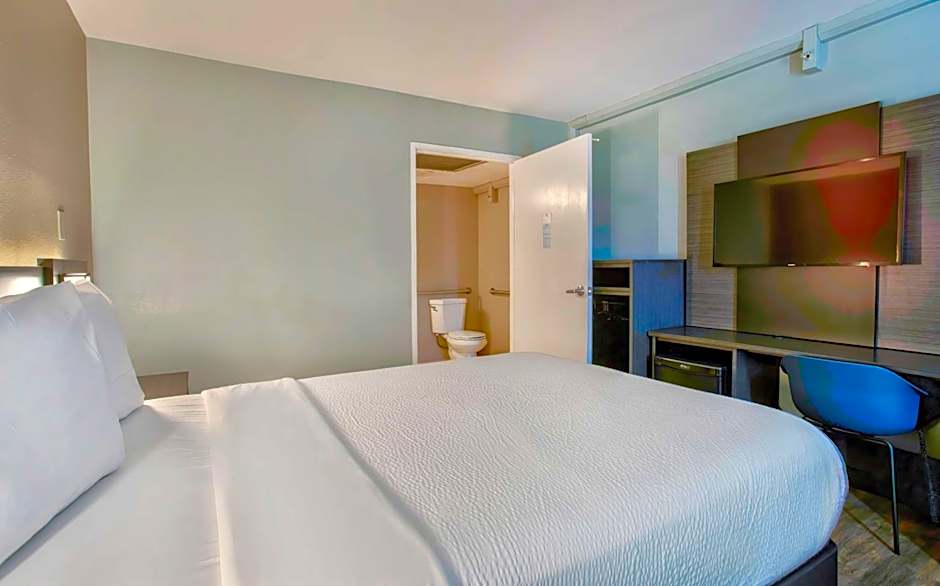 Motel 6-Kingman, AZ - Route 66 East