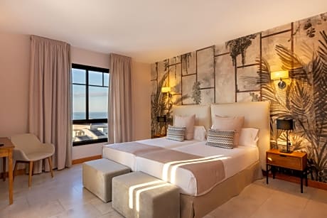 5 ADULTS WITH PRIVATE POOL