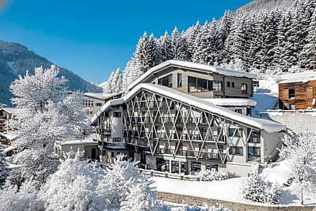 ARPURIA l 4 Star Superior l Adults Only