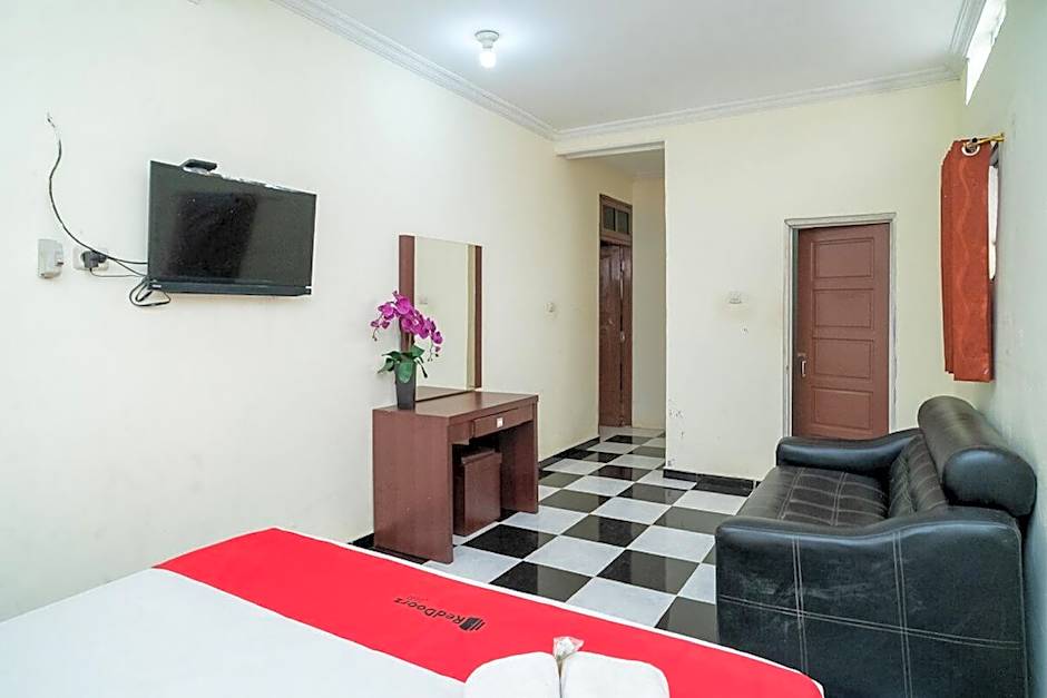 RedDoorz near Uniska Banjarmasin