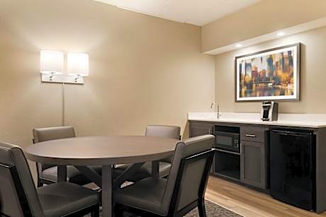 1 King Bed Presidential Suite Riverview