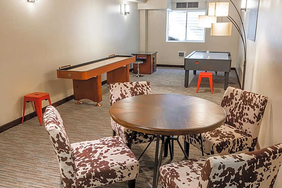 Yellowstone Park Hotel