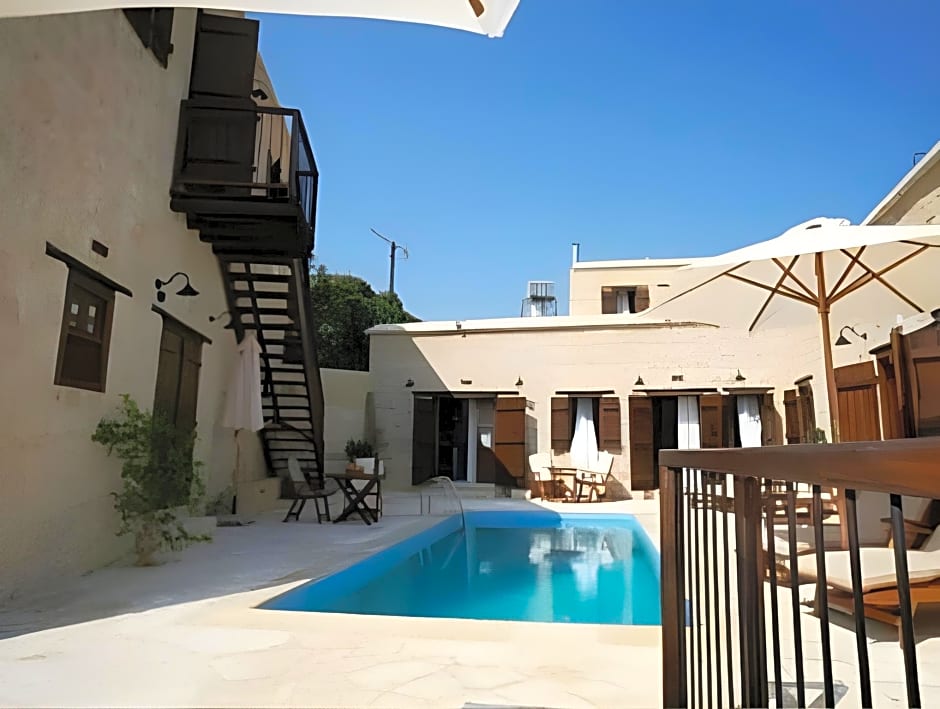 Leonidas Village Houses