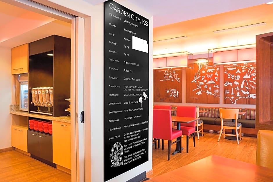 TownePlace Suites by Marriott Garden City