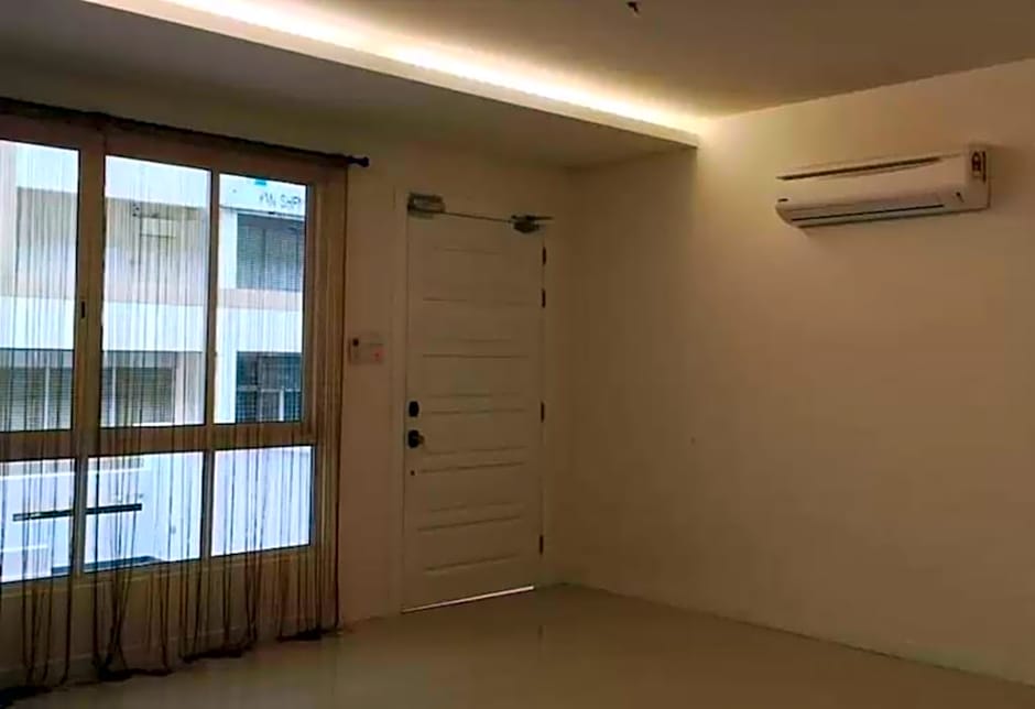 Island Hostel Bayan Lepas