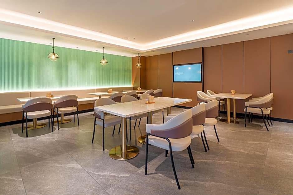 Atour X Hotel Zhuhai Gongbei Port High-speed Railway Station