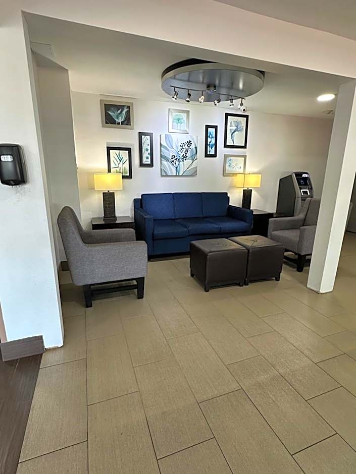 Comfort Inn North Dallas Near the Galleria