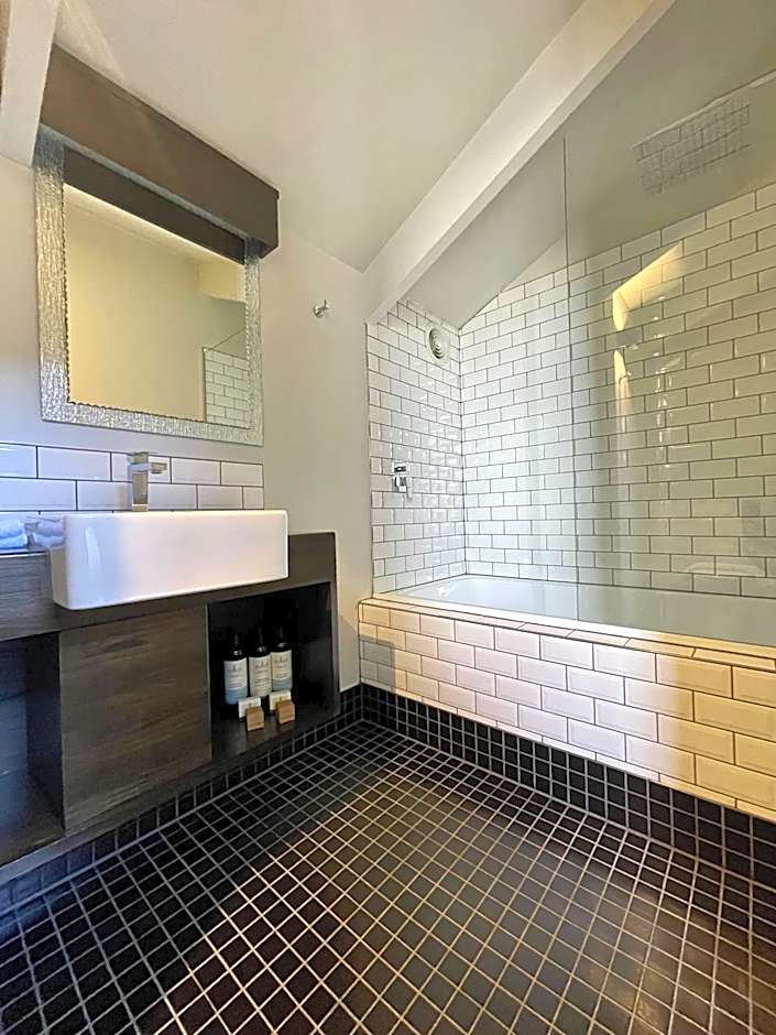 Thousand Lakes Lodge